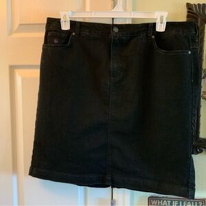 Gloria Vanderbilt Amanda Classic Black Denim Skirt